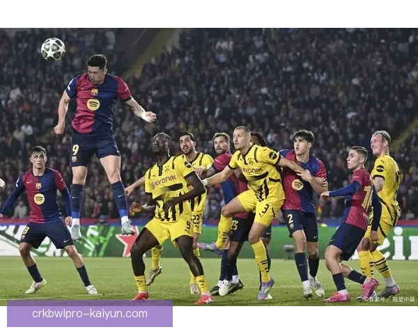 潘普洛纳小城球队以顽强拼搏精神逆转比赛，状态回暖赢得西甲关键胜利