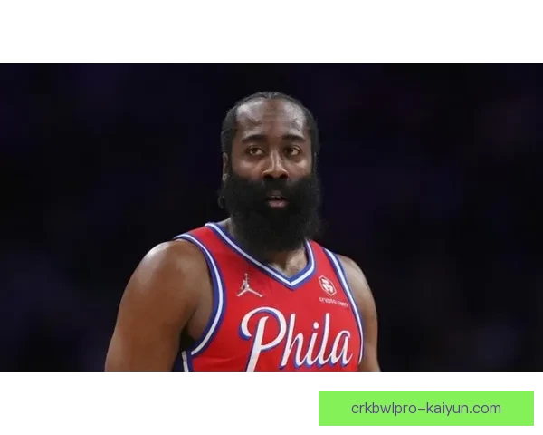 拉菲尼亚腿筋伤势恢复进展良好，状态逐渐回暖值得关注